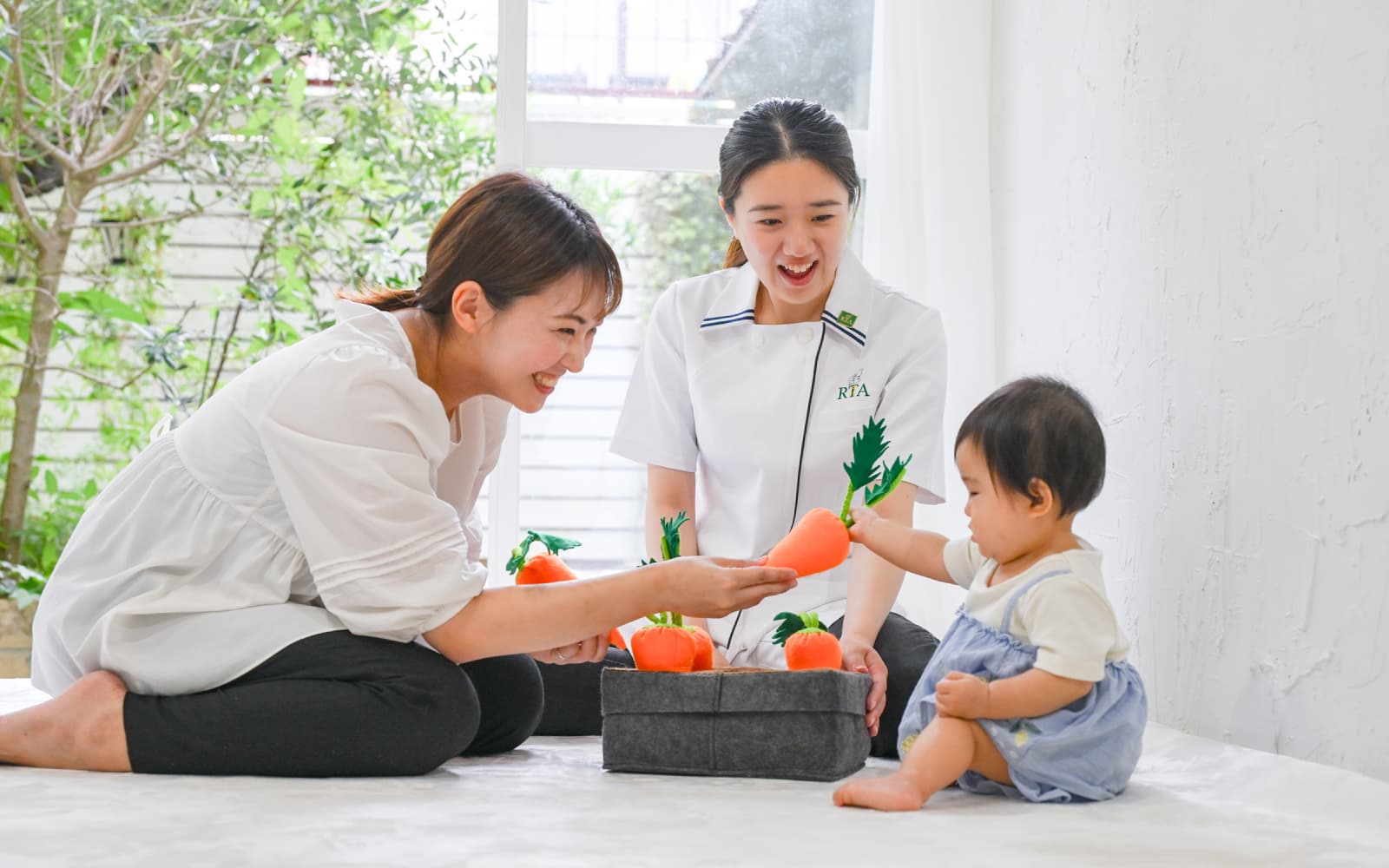 手の動き＋表情＋声色を使ったコミュニケーションが学べる！